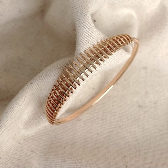 18k Gold Plated Bangle Bracelet Waterproof Jewelry - Picture 4 of 12